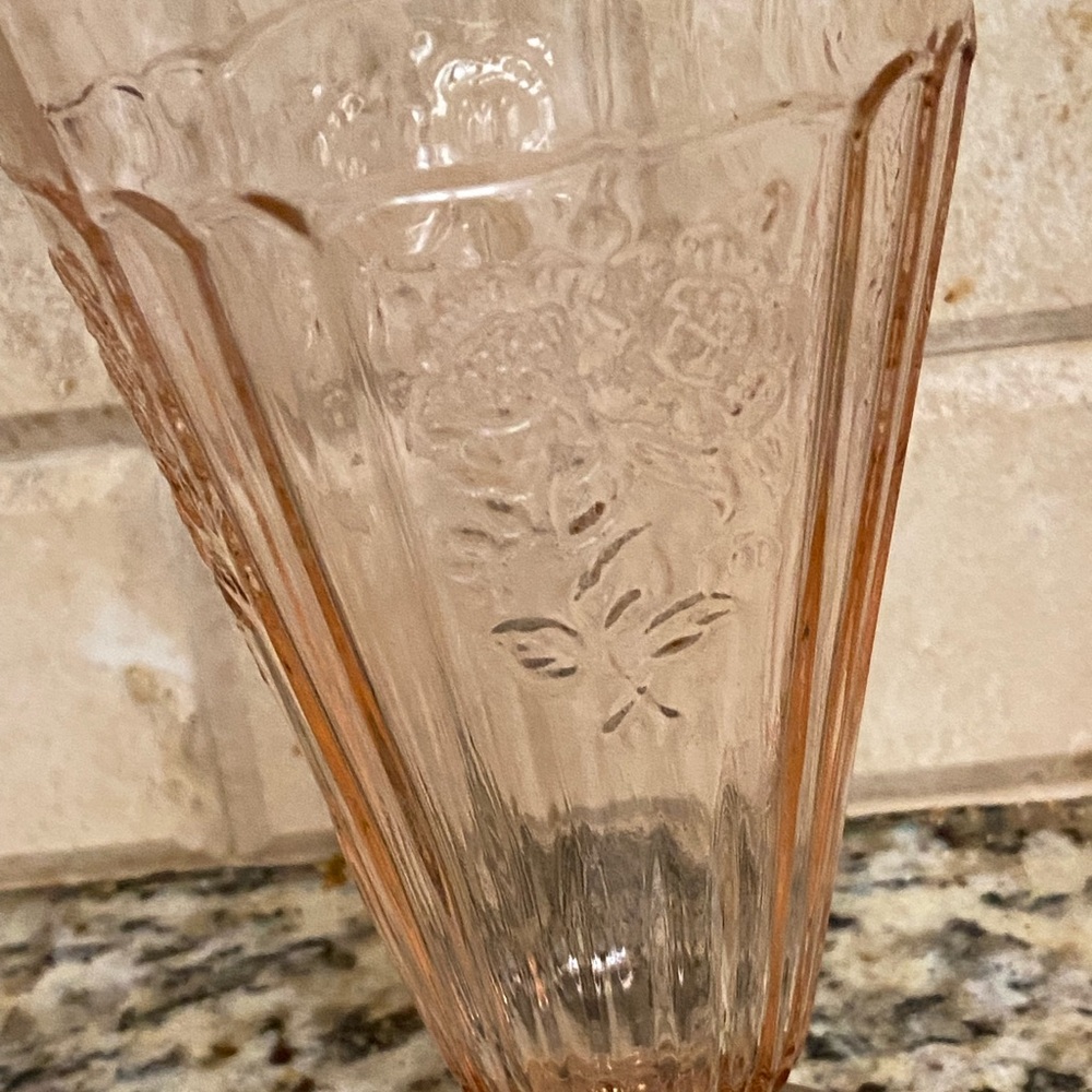 Lot of pink stemed glasses - Picture 3 of 3